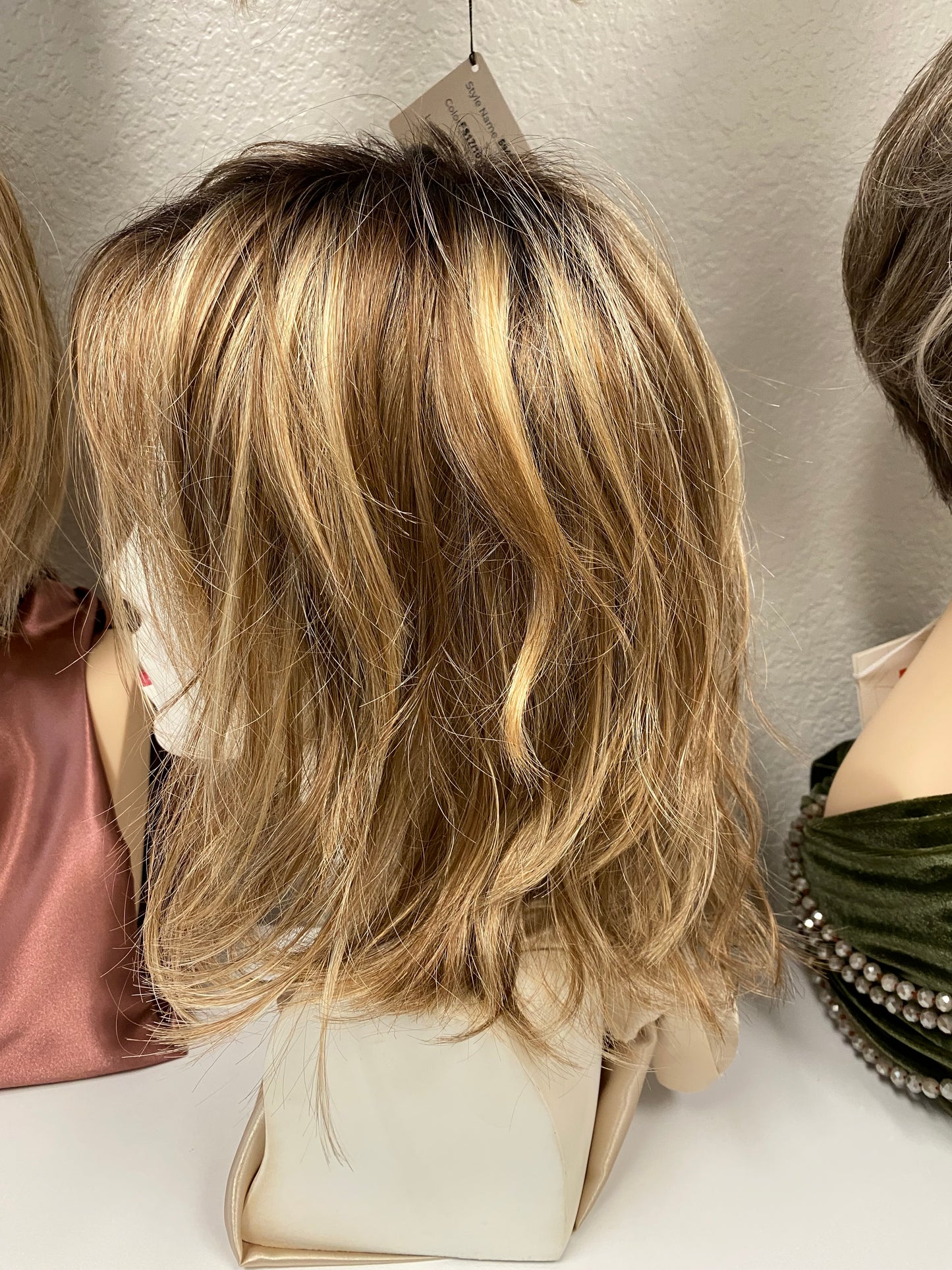Mellow – Front Lace CONSIGNMENT-RH12/26RT4 (lace has been pinking sheared)