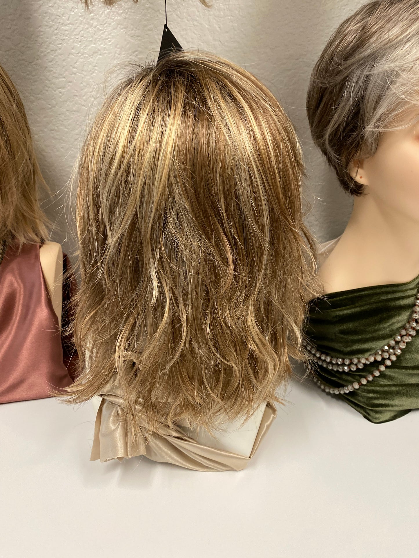Mellow – Front Lace CONSIGNMENT-RH12/26RT4 (lace has been pinking sheared)