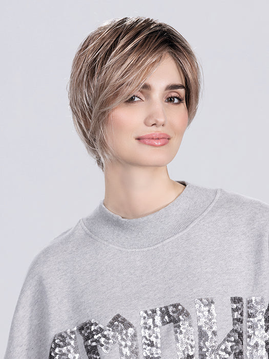 JAVA by Ellen Wille in CANDY BLONDE ROOTED 101.26.60 | Pearl Platinum, Dark Strawberry Blonde and Pearl White with Shaded Roots